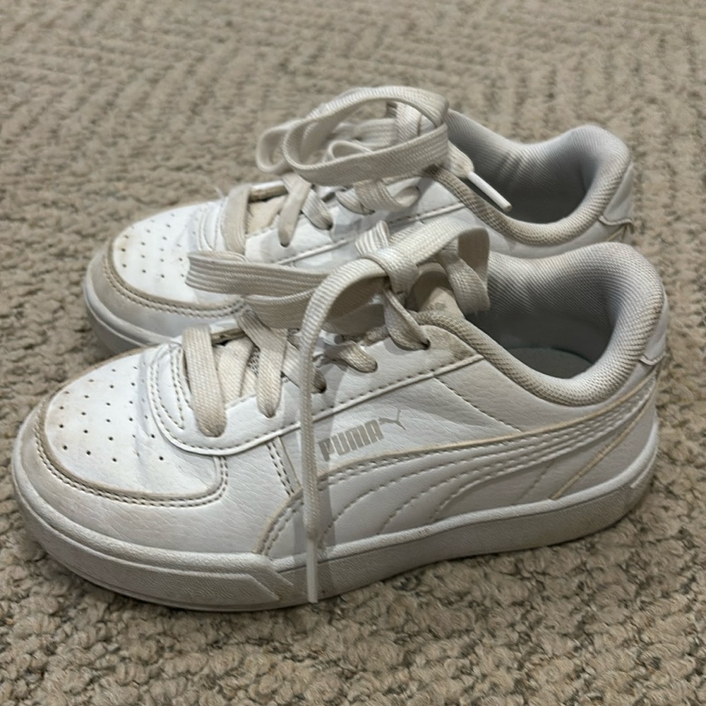 Well Loved Puma White sneakers - Girls Size 11c